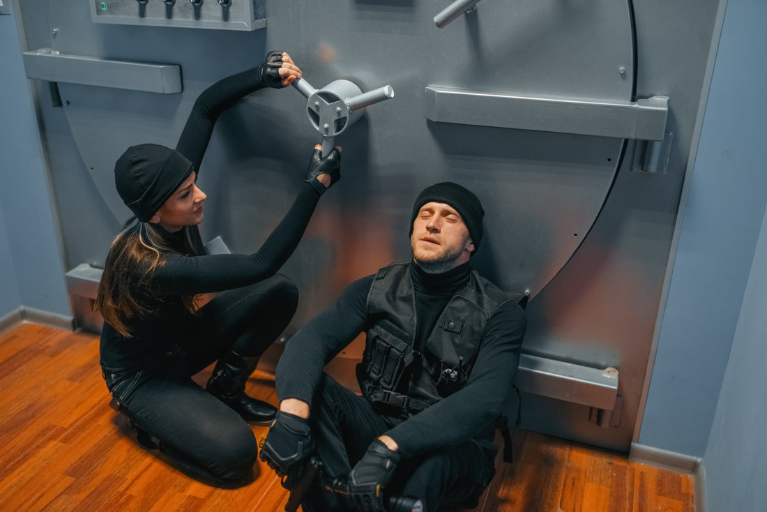 De beste escape room uitjes voor grote groepen zonder chaos