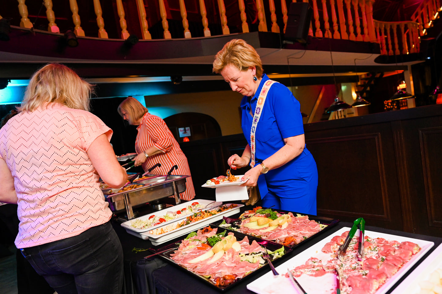HET ULTIEME ALL-IN BEDRIJFSUITJE: EIGEN BAR, 4 UUR DRINKEN, 2X LASERGAMEN & BUFFET VOOR €80,- P.P.