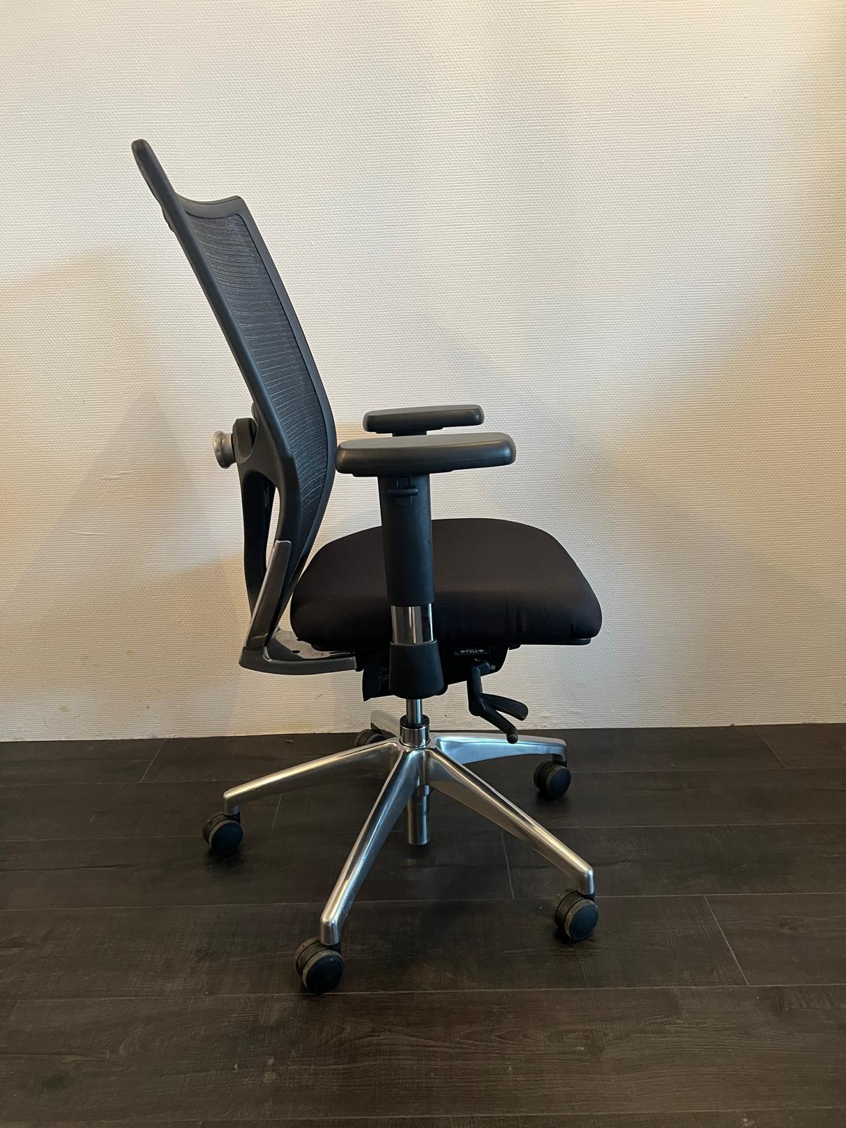ERGONOMISCHE BUREAUSTOEL – NU €220 IN PLAATS VAN €275 (OP = OP)
